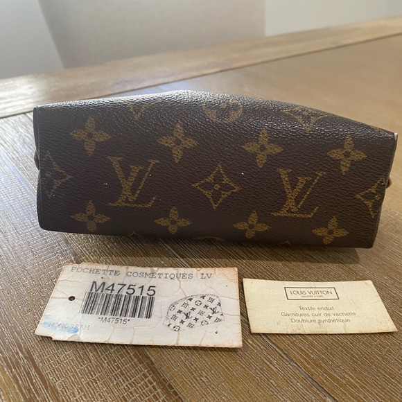 Louis Vuitton Cosmetic Bag - Picture 8 of 11